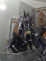 ◀️暗黑無敵玩家⚫幻夢無雙🎮檀黎斗▶️
幪面超人裝動〔EX-AID GENM MUSOU GAMER Outsider〕
>上色滲線>貼紙貼準>功夫到家

【絕對💯%正版】
🌀公仔FIGURE 高11
