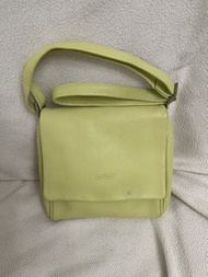 Bree 淺綠色皮革斜背包