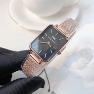 DW- Quadro 20x26mm / 29x36.5mm นาฬิกาข้อมือชาย-หญิง สไตล์หรูหรา มีสองขนาด