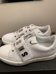 白色波鞋