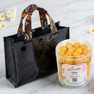 Premium goodie bags, dry cakes, premium hampers, dry cake goodie bags, premium dry cake hampers