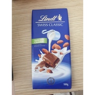 Lindt Tablet Swiss Classic Milk Chocolate 100g)
