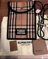 Burberry 手機包