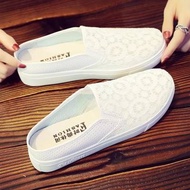 kasut wanita bertutup kasut wanita murah cantik 2023 sandal separuh baru wanita musim panas fesyen Korea luar memakai Baotou rata satu kaki kasut putih benang bersih bernafas