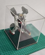 高達模型（連亞加力膠模型展示盒）