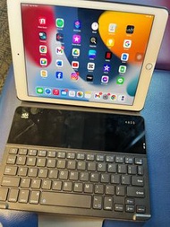 Ipad Air 2 + Cellular with keyboard