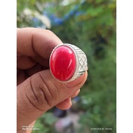 Cincin marjan merah,