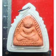 龙普多 佛主
Luang Phor To

Wat Rang Charakhai

粘土制成 Nur din

佛历2400-2500出塔