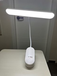 Desk Lamp 可夾usb充電枱燈