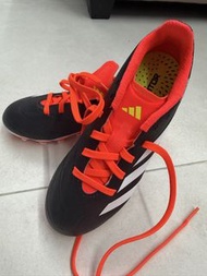 Adidas全新兒童足球鞋