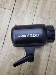 神牛E250閃光燈
