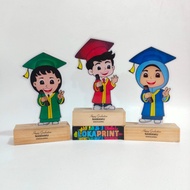 piala wisuda kartun akrilik, piala wisuda tk