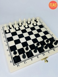 Wooden Chess Set 21cm x 10cm
