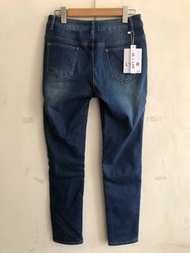 L’LAR 女士顯瘦窄褲管內鋪保暖搖粒絨彈性布料牛仔褲原價$1980
