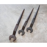 SNAIL PODGER WRENCH ENGLAND 9/16"W  11/16"W  3/4"W