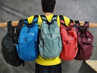 กระเป๋าเป้ตะขอหน้า The North Face 17L