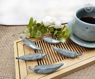 秋葵 | 冰裂青瓷釉筷架