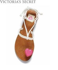 美國現貨《VICTORIA`S SECRET》維多利亞的秘密 Heart thong sandal PINK系列綁帶平底夾腳涼鞋【M】鞋長25.5cm