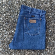 W10/40 Second-Hand Wrangler Jeans Model 13MWZ Actual Waist Measurement 40" Total Length 44" Leg Bott