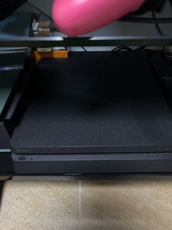 PS4 slim+兩隻手掣+一隻game