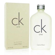 《Calvin Klein》CK one 中性淡香水 200ml 【A+1】 全球最暢銷的 ck 香水 香調：清新柑苔果香調付款方式：信用卡,ATM轉帳 取貨方式：宅配【滿799免運】