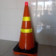 65cm high traffic warning cone set with small flashing traffic warning lights to help safety in dang