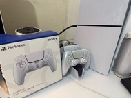 ps5光碟版兩個手掣加PS5原裝手掣底座