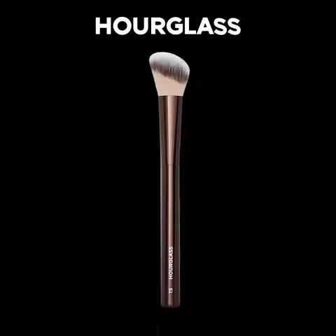 HOURGLASS No. 15 Liquid Blush Brush, Angled Contour Brush, Loose Powder Brush, Professional beauty t