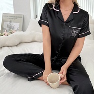 Contrast Trimmed Faux Silk Pocket พิมพ์คอปกแขนสั้นและกางเกงขายาวชุดนอนฤดูร้อน