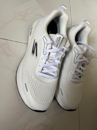 Skechers Go Walk 5 白色運動鞋