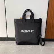 Burberry包包 戰馬背包 單肩包 大容量托特包 男女通用款斜背包 側背包 手提袋 購物袋 媽咪包 輕量降落傘尼龍包包 休閒包 通勤百搭男包女包 大方包