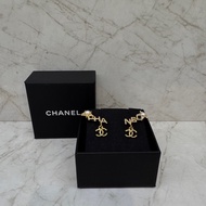 CHANEL金色星星不對襯字母珍珠鑽石耳環
