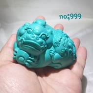 仿绿松石母子貔貅手把件/玉粉压制绿松石母子貔貅/绿松石招财貔貅摆件/绿松石貔貅母子兽/ Turquoise handle pieces of Pixiu