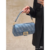 FENDI (F Home) Baguette Baguette Baguette Classic Presbyopic FF Pattern Shoulder Bag FENDI Portable 