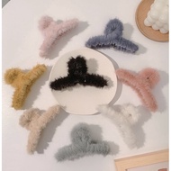 ✨Ready Stock✨ Korean Plush Hairpin Temperament Shark Hair Clip｜韩式毛绒鲨鱼夹｜Korea Aksesori Jepit Klip Ram