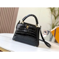 Capes Series Crocodile Pattern Portable One-Shoulder Messenger Handbag SM3D