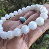 緬甸天然A玉圓珠手鍊，尺寸8.6-8.7公釐。