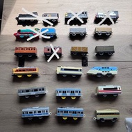 Takara Tomy Plarail 湯瑪士小火車與新幹線玩具模型