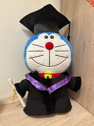 多啦A夢畢業公仔
