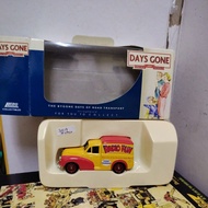 LLEDO DG127005 MORRIS MINOR 1000 VAN RADIO FUN LOT2F5710#3617