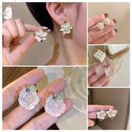 【E.five】 Premium Sense Earrings Dropping Oil Pearl Flower Earrings Retro Light Luxury Earrings E
