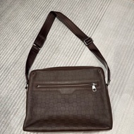 LV Louis Vuitton Damier Infini 深咖啡壓紋皮革斜背包 郵差包 男包