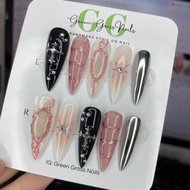 Nailbox y2k, fake nails designed with y2k personality style with freestyle mirror finish.