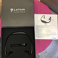 名牌無線藍牙耳筒一個