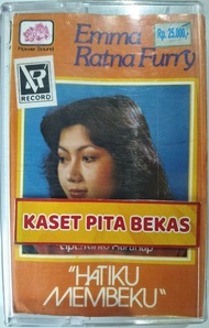 kaset pita bekas pop Emma Ratna furry