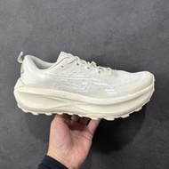 ASICS GEL-Kayano 29 米白色跑鞋