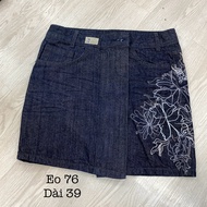 2-hand floral embroidered jean skirt E76-D39