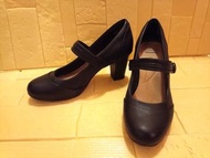 🥳🥳🥳真皮平靚正💖名牌clarks黑色高跟鞋,質量好舒適又穩陣👍可返學可返工