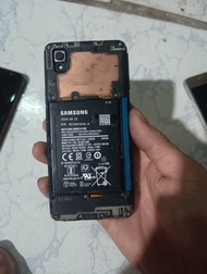 Cụm xác samsung A01 core sống full hư màn hình.