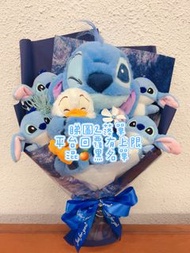 ❌混吉即BLOCK❌急單✅In Stock：Stitch bouquet 抱鴨史迪仔公仔花束 史迪仔畢業花束 $259（畢業帽+$25）